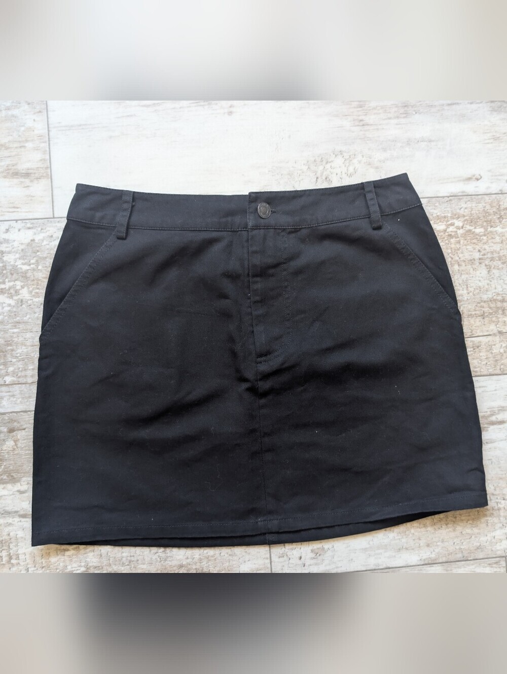 Sky and Sparrow Black Mini Skirt with Front Pockets New With Out Tags